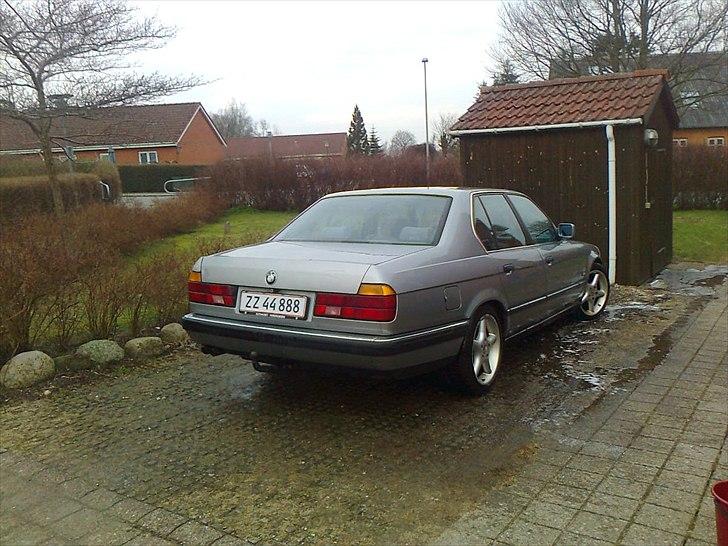 BMW 735i (E32) (goodbye solgt!!) billede 2