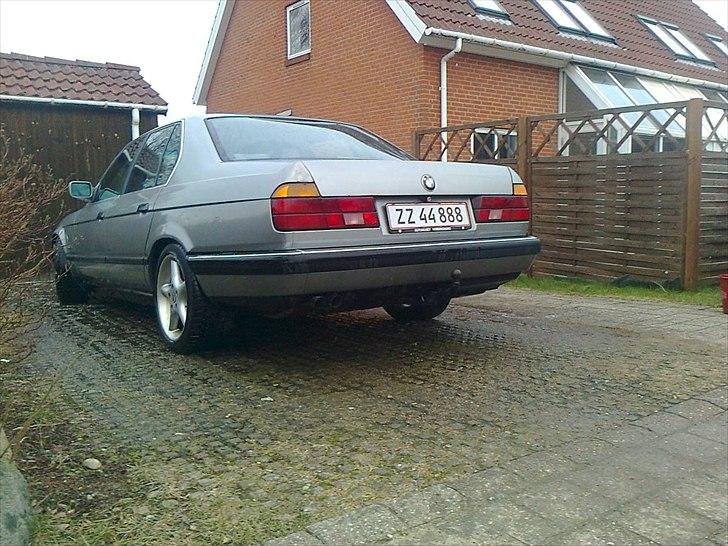 BMW 735i (E32) (goodbye solgt!!) billede 3