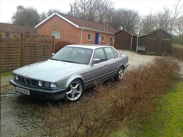 BMW 735i (E32) (goodbye solgt!!) billede 4