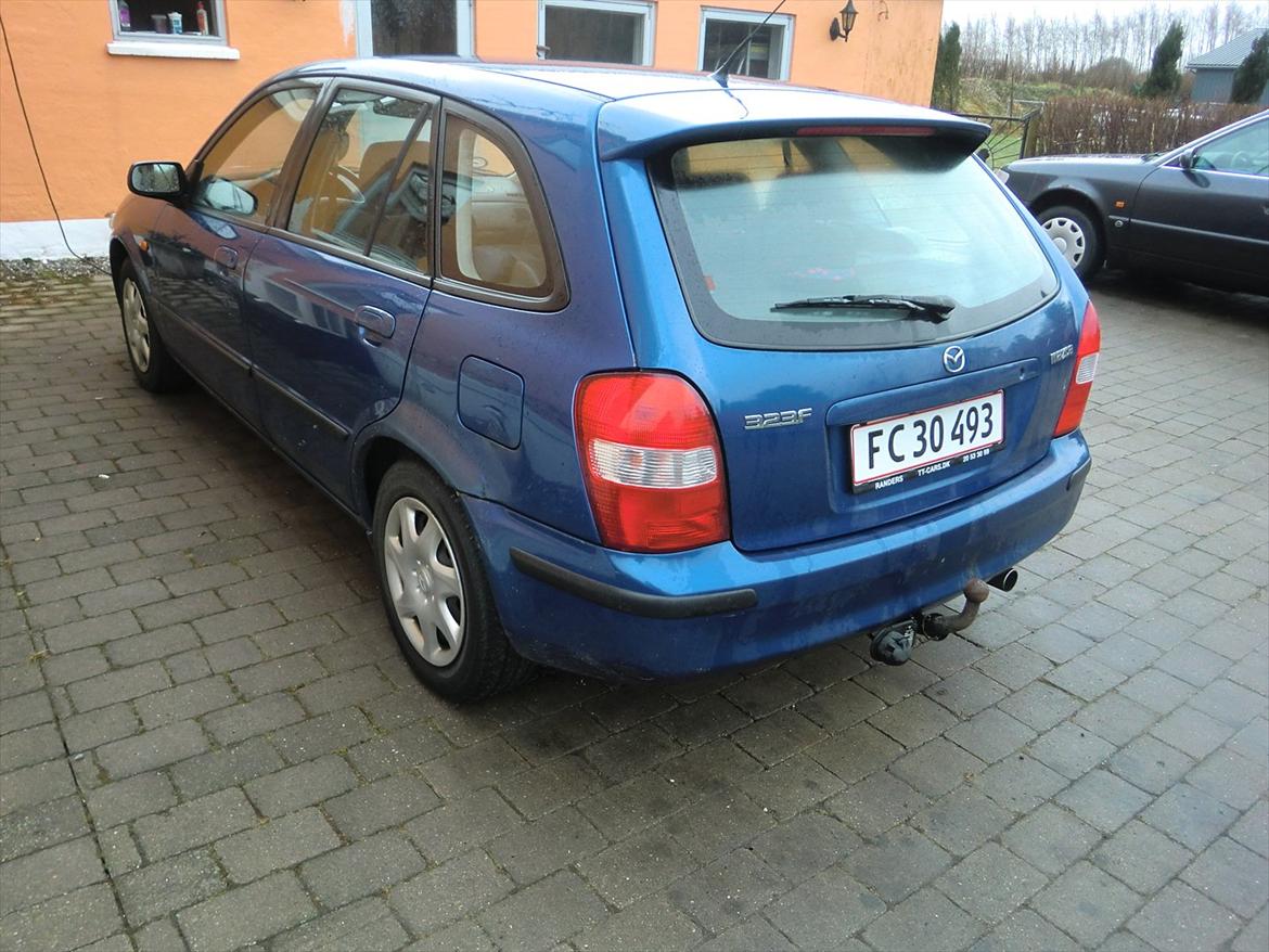 Mazda 323F GLX solgt billede 5