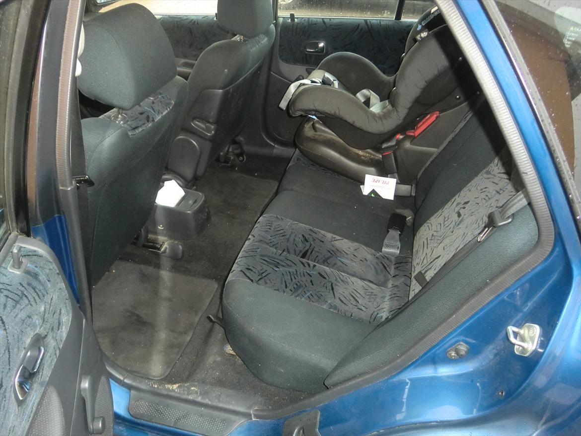 Mazda 323F GLX solgt billede 9