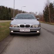 BMW E39 523i