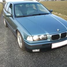 BMW E36 318i.