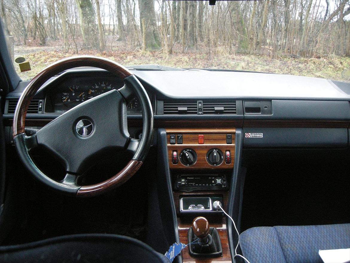 Mercedes Benz e200 billede 5