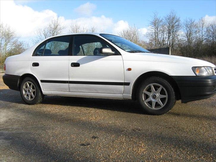 Toyota Carina E billede 3