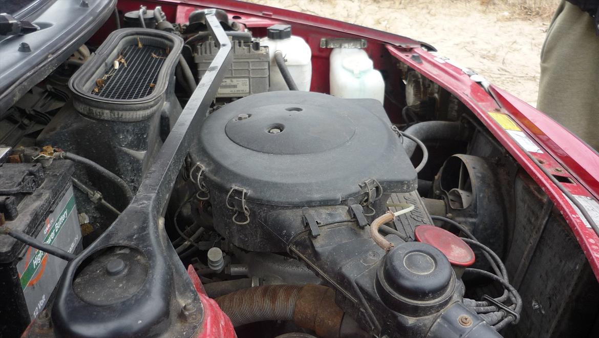 Skoda Felicia - sådan ser det ud når man trækker en skoda op i stårnstiverne :-) 
 billede 11