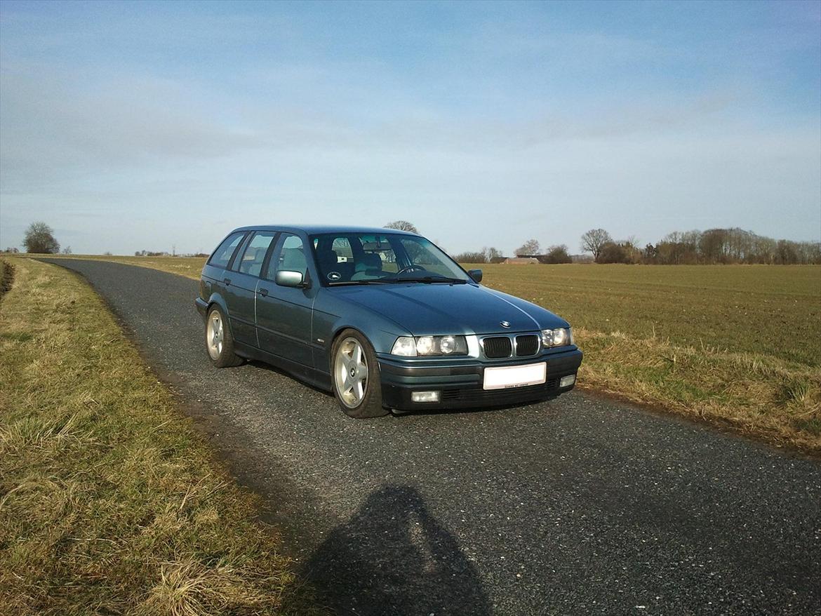 BMW E36 318i. billede 1