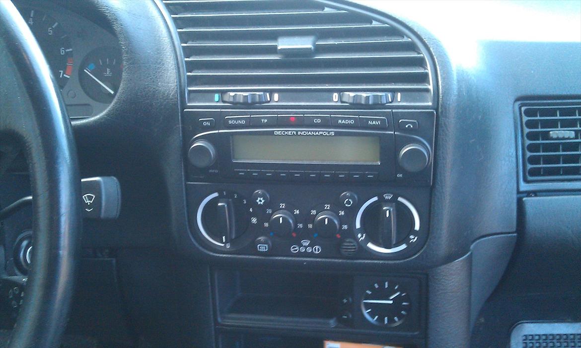 BMW 320i coupe  Solgt billede 8