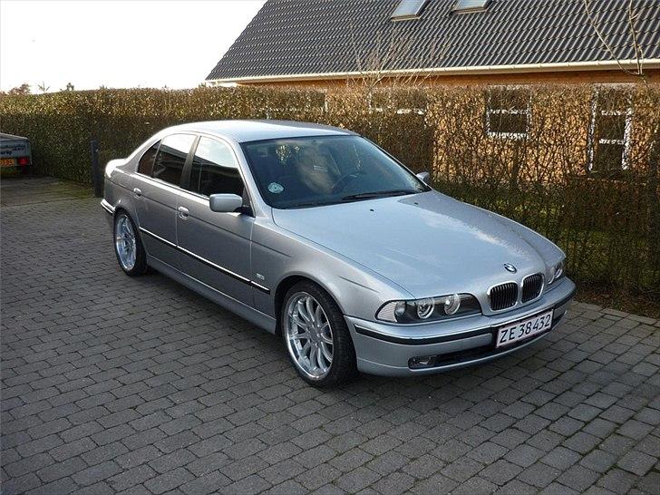 BMW E39 523i billede 1