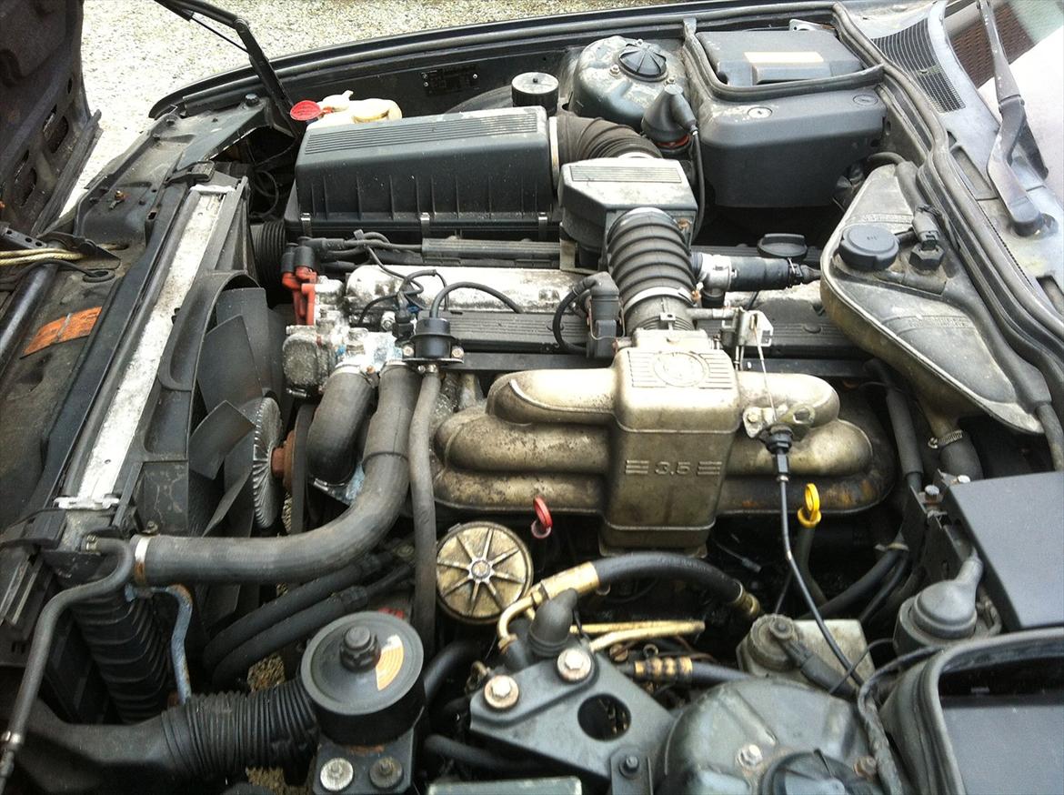 BMW 735I E32 Solgt - Motoren. billede 13