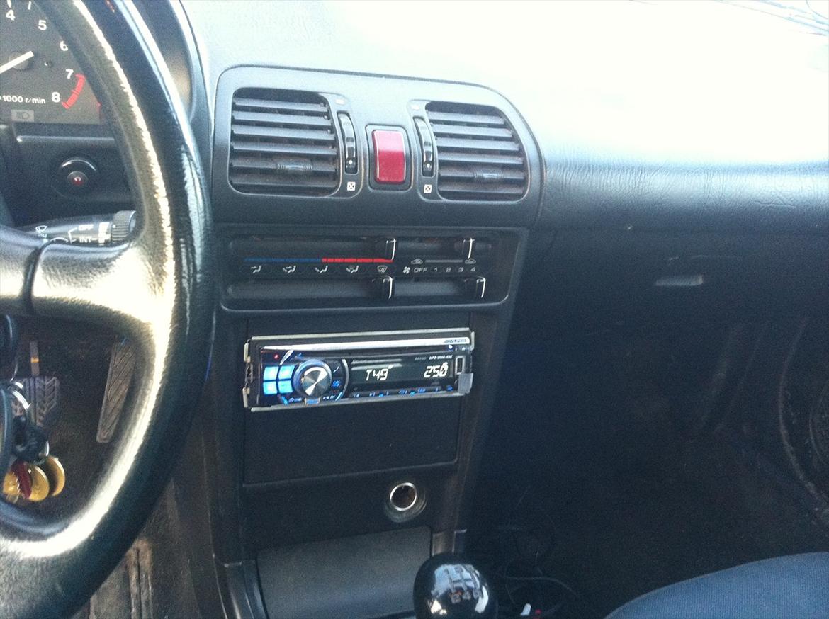 Mazda MX3 byttet billede 9