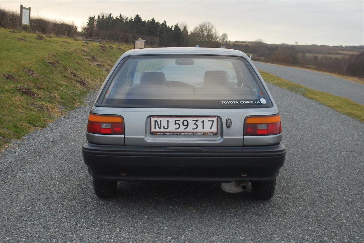 Toyota Corolla E90 [SOLGT] - Bagenden billede 4