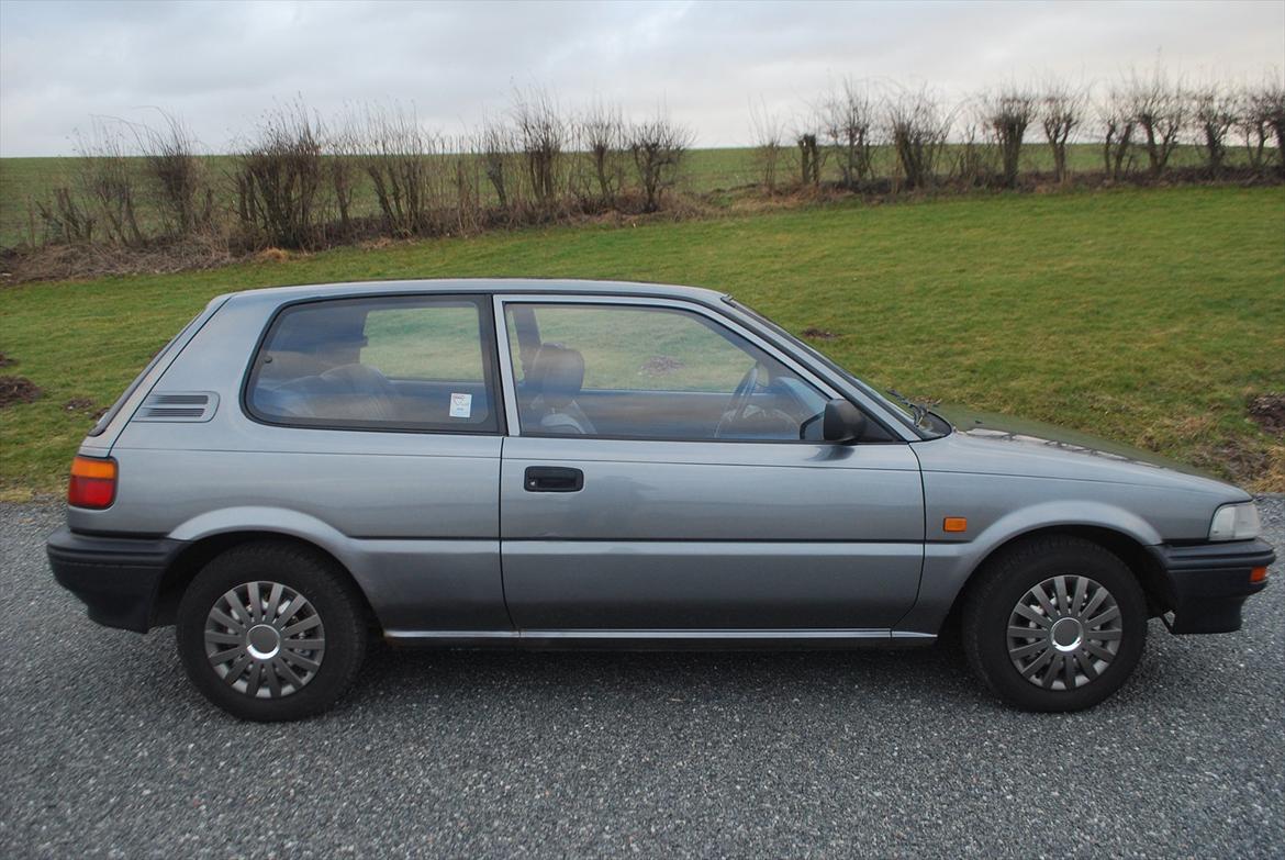 Toyota Corolla E90 [SOLGT] - Højre side billede 6