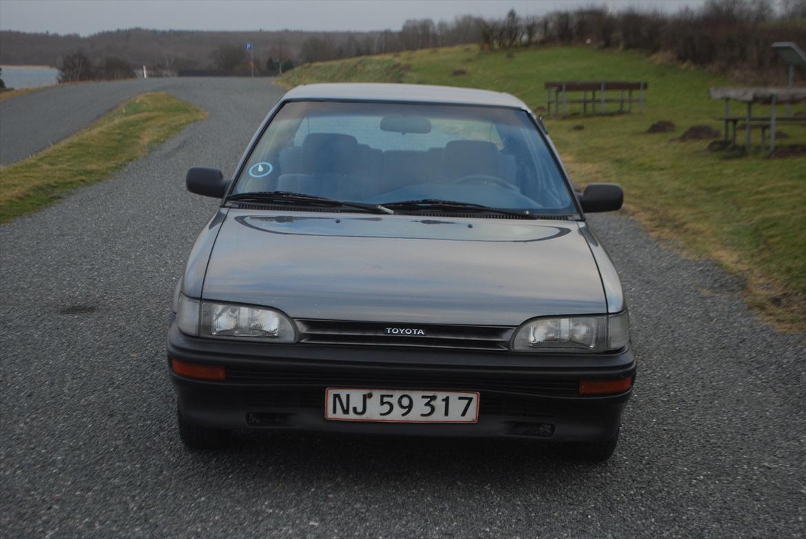 Toyota Corolla E90 [SOLGT] - Fronten billede 8