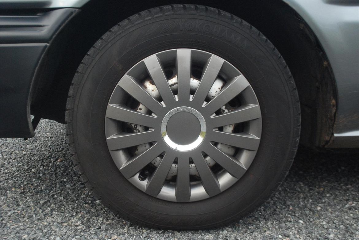 Toyota Corolla E90 [SOLGT] - De meget flotte hjulkapsler billede 9