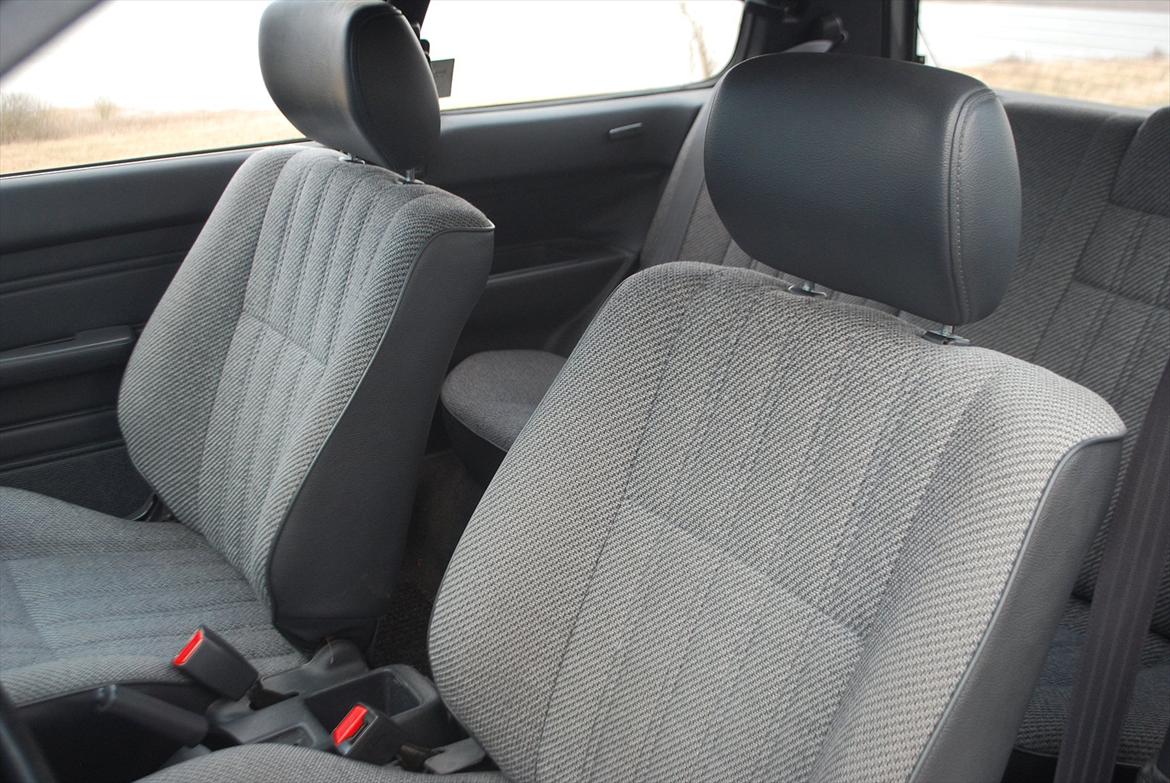 Toyota Corolla E90 [SOLGT] - Interiør, venstre billede 13