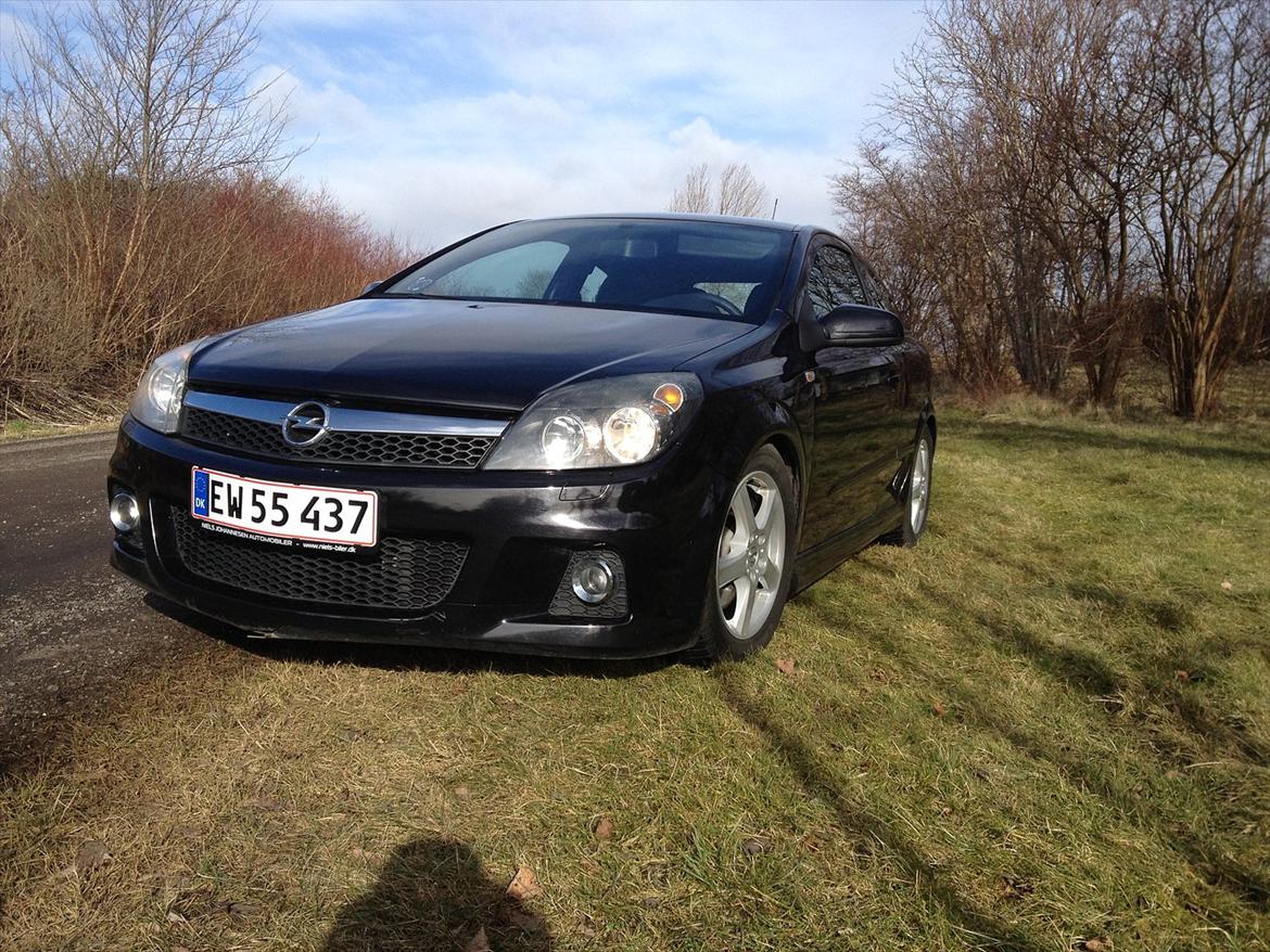 Opel Astra GTC TURBO - hvis du syntes hun er lækker forfra, skal du se hende bagfra :) billede 1