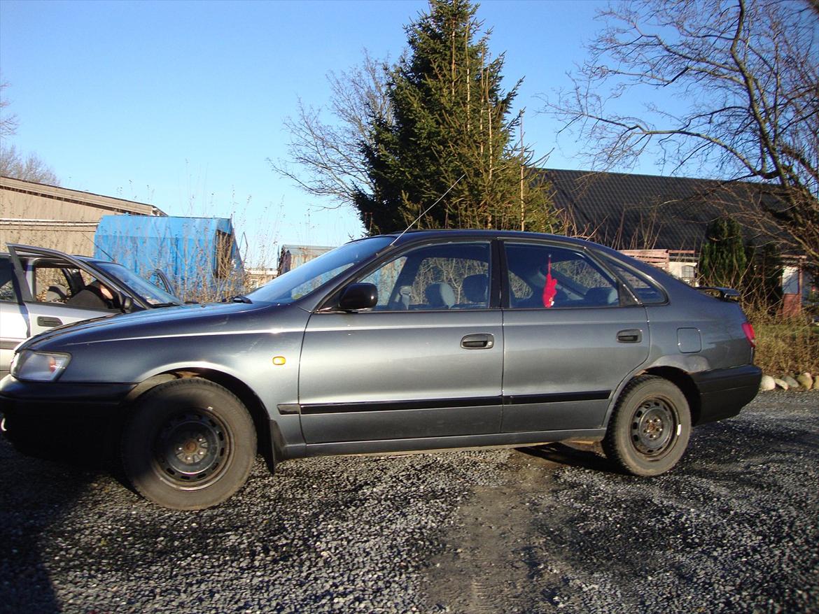 Toyota Carina E *SOLGT* billede 9