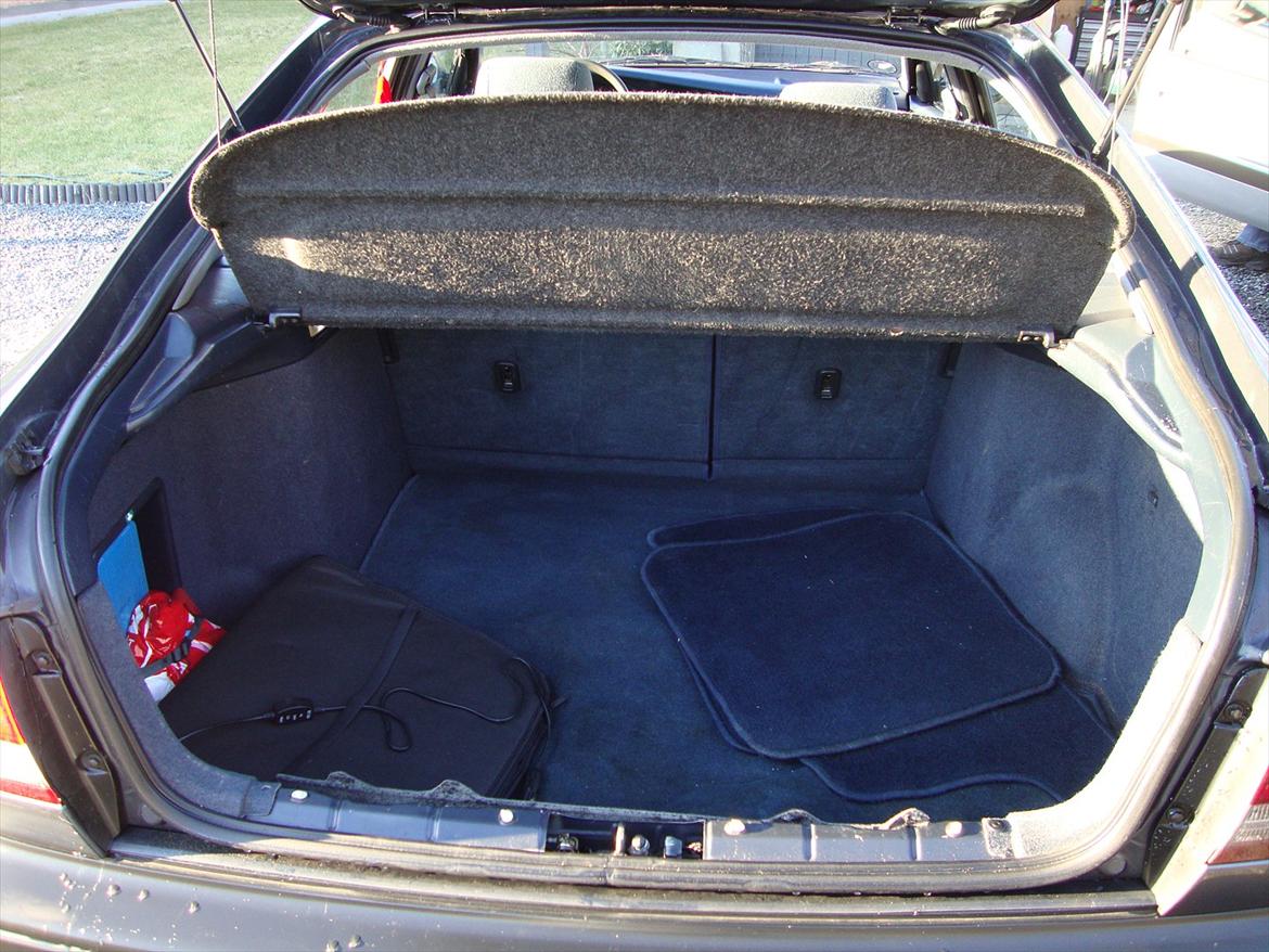Toyota Carina E *SOLGT* - Så burde der vøre plads til barnevognen billede 12
