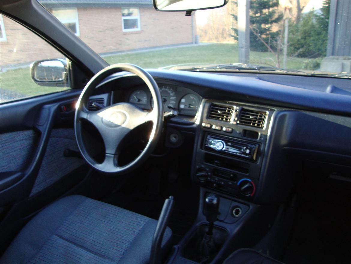 Toyota Carina E *SOLGT* billede 14