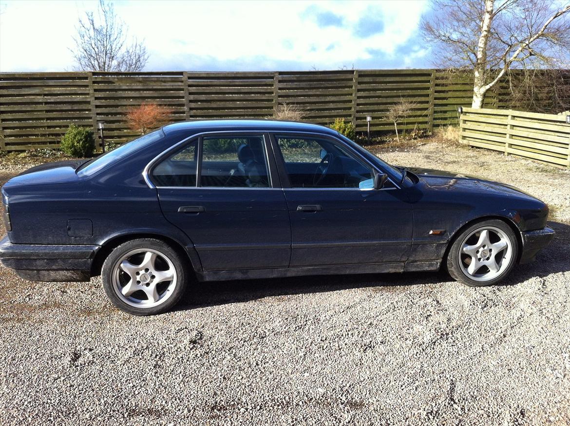 BMW 525i 24v (SOLGT) billede 4