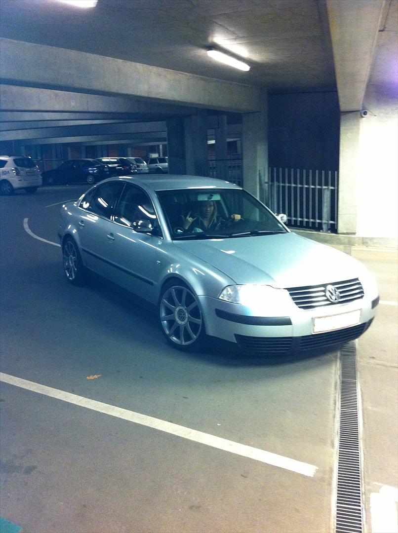 VW Passat AVF 1,9 TDI Man Limousine billede 3