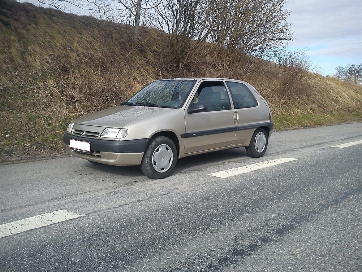 Citroën Saxo 1.4i *Solgt* billede 2