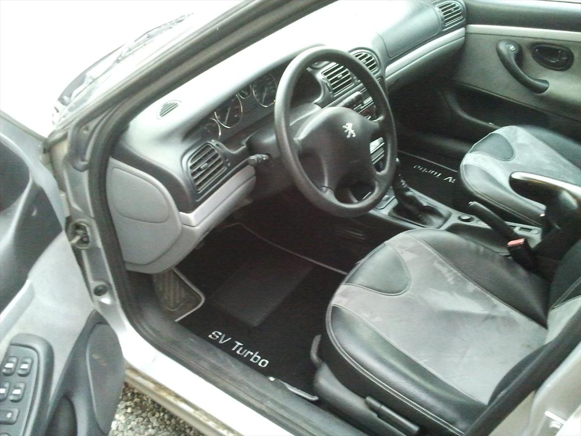 Peugeot 406 SV Turbo SOLGT :( - Skræddersyede måtter med broderet tekst - Skriv hvis du ku tænke dig noget lignende, til en god pris ;) billede 8