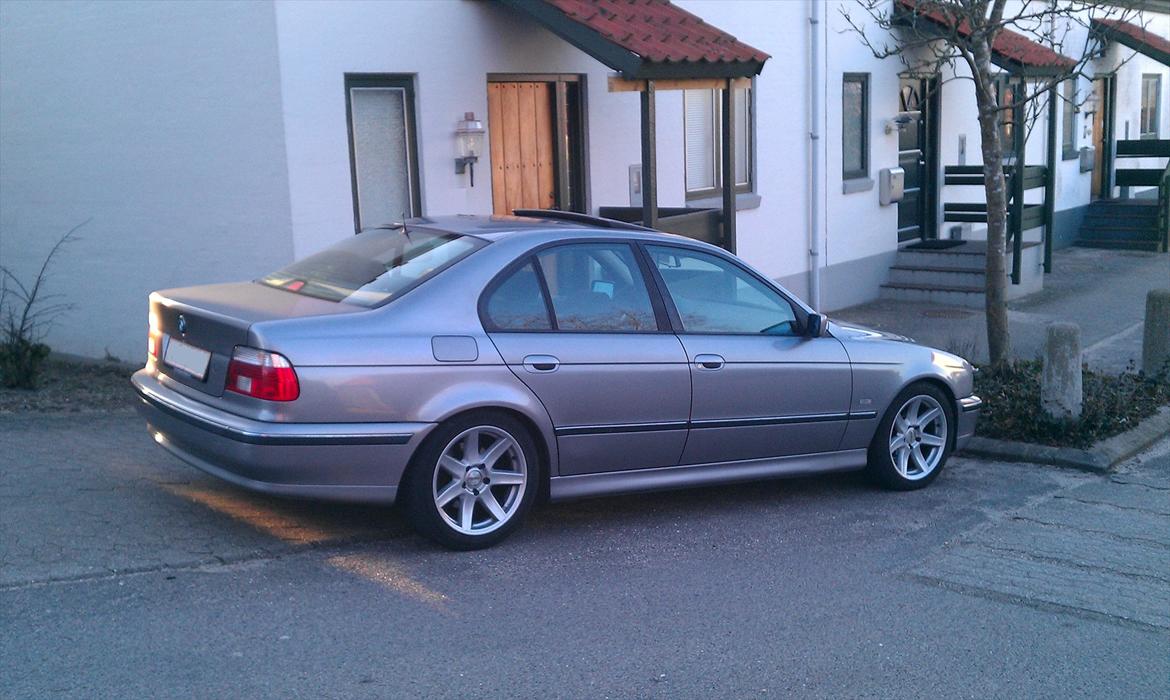 BMW e39 528i - solgt billede 2