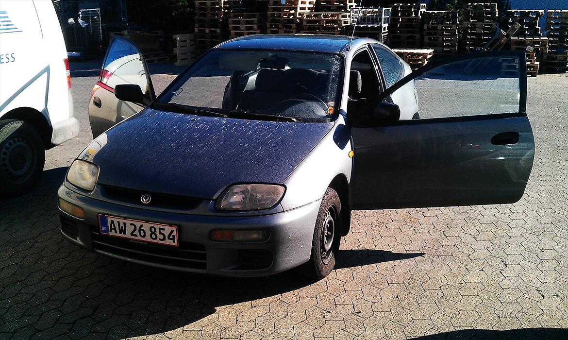 Mazda 323 C !!SOLGT!! billede 4