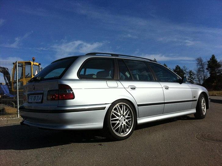 BMW 520i E39 Touring billede 1