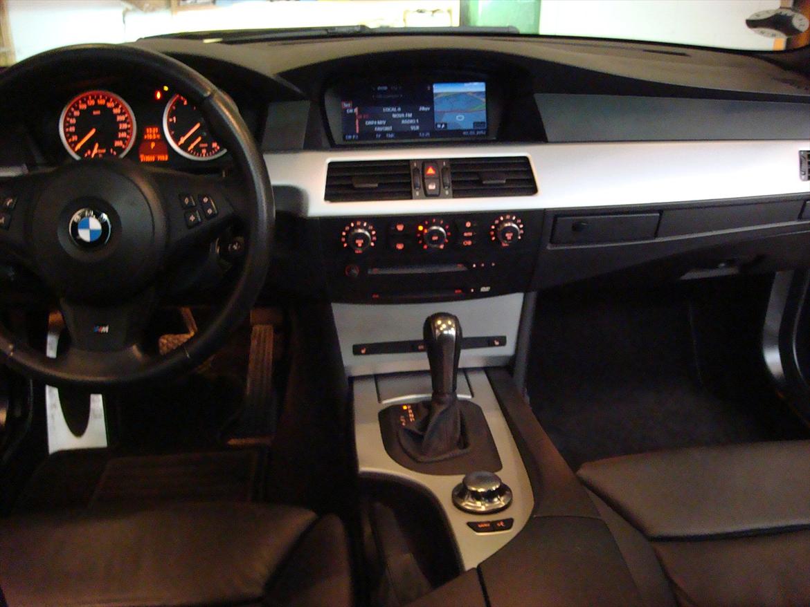 BMW  BMW E61 525D SOLGT billede 3