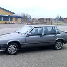 Volvo 760 GLE V8-SOLGT!