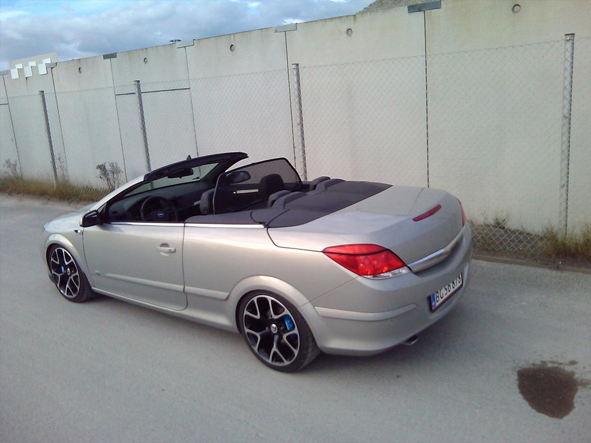 Opel astra h twintop