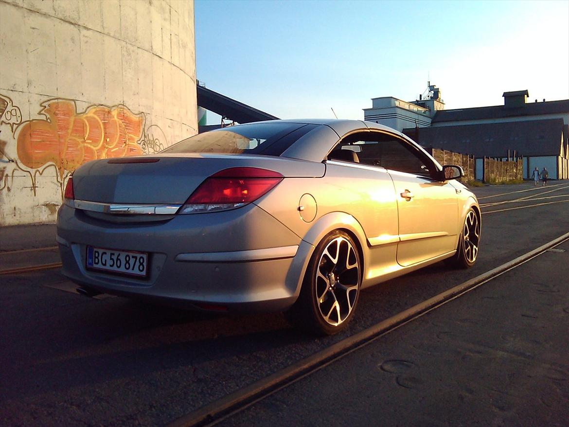 Opel astra h twintop