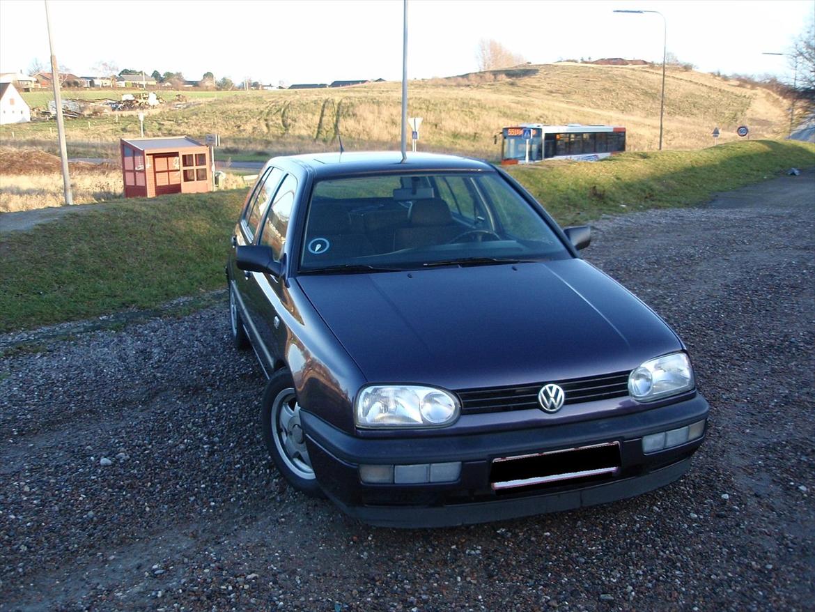 VW Golf 1,6 solgt  billede 2