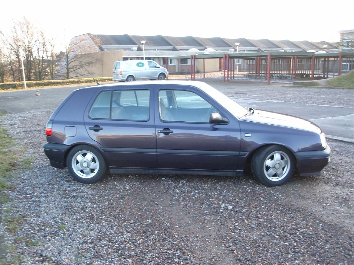 VW Golf 1,6 solgt  billede 3