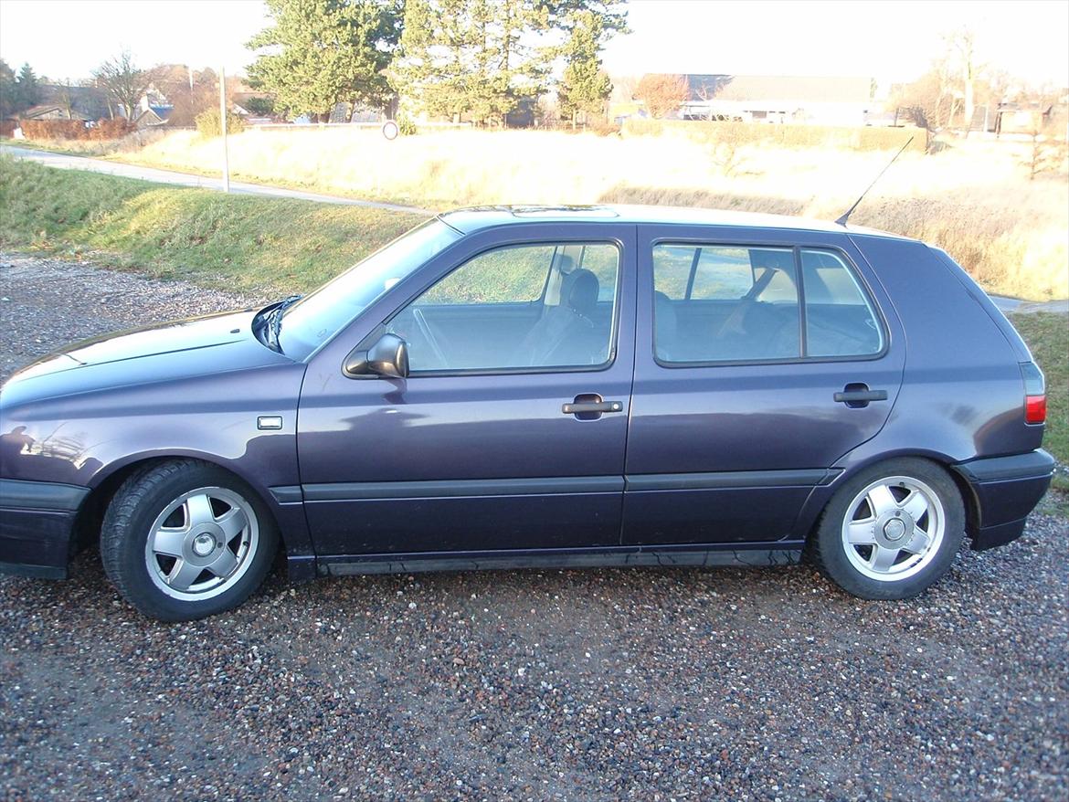 VW Golf 1,6 solgt  billede 4