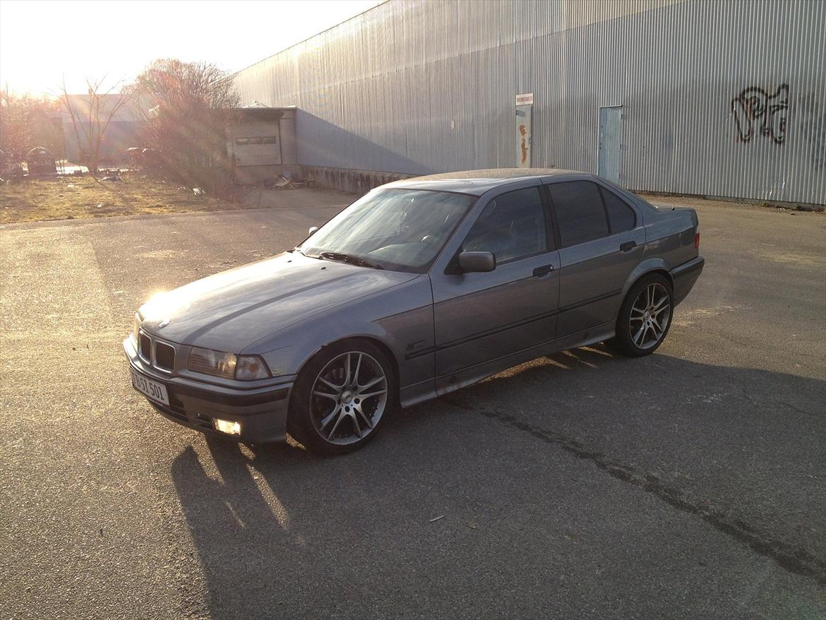 BMW e36 325i SOlGT billede 1