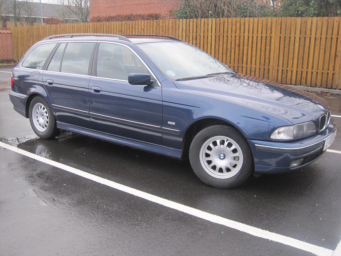 BMW 523i touring steptronic - SOLGT billede 2