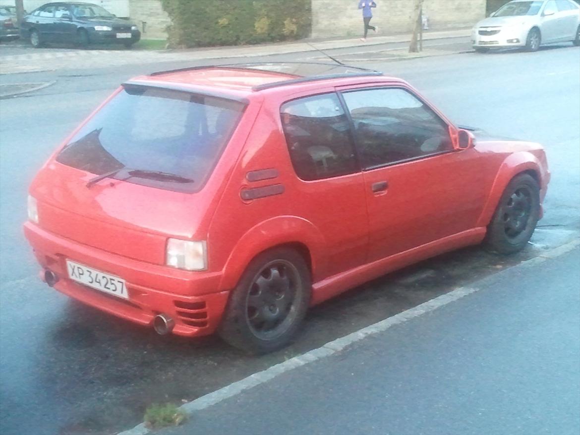 Peugeot 205 1,9 gti   billede 2
