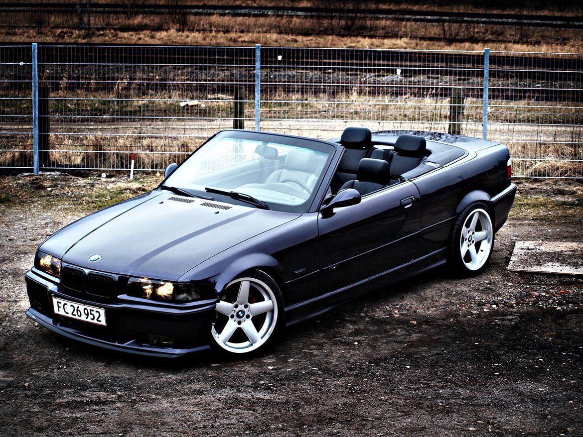 BMW E36 Cabriolet (solgt) - Location: Horsens, Det Gule Pakhus.
Foto og redigering: Mathias Have billede 1