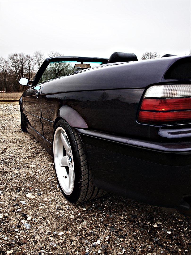 BMW E36 Cabriolet (solgt) - Location: Horsens, Nedlagt DSB areal.
Foto og redigering: Mathias Have billede 6