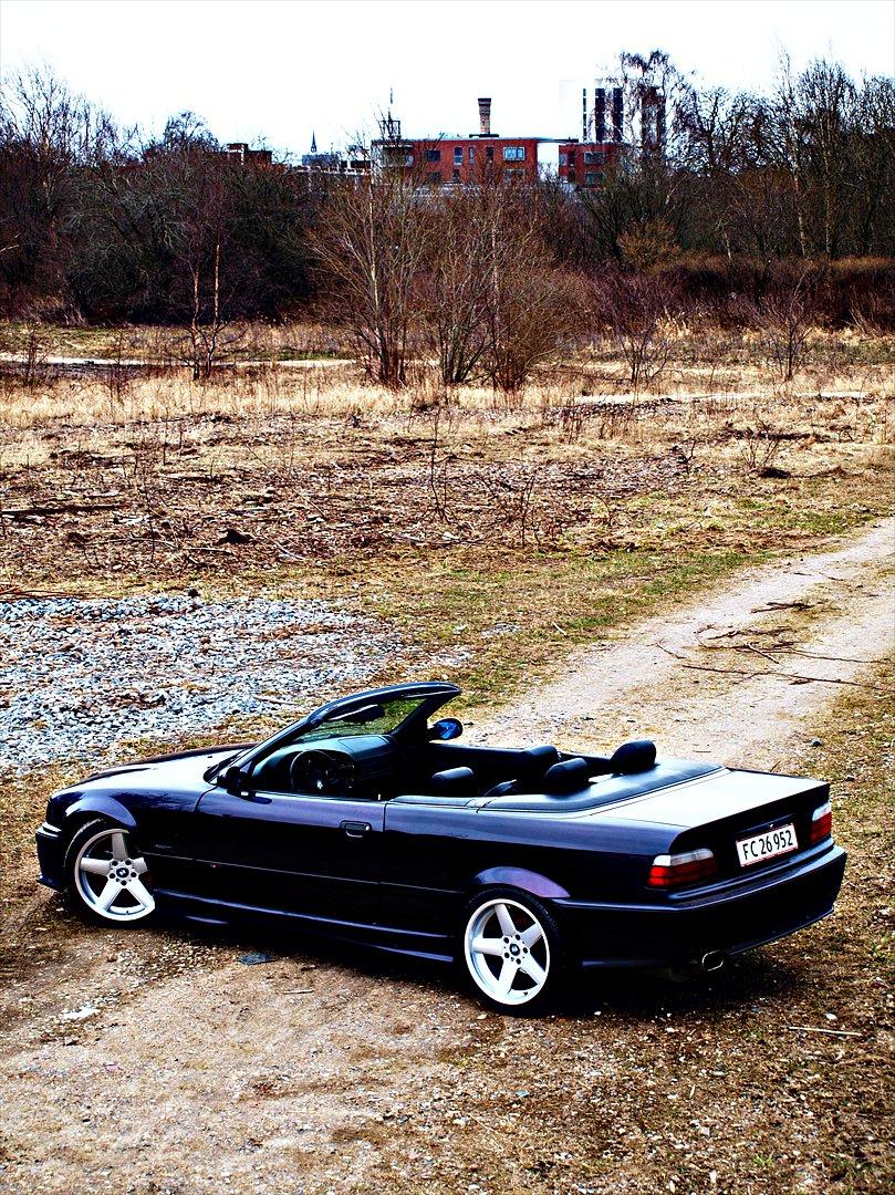 BMW E36 Cabriolet (solgt) - Location: Horsens, Det Gule Pakhus.
Foto og redigering: Mathias Have billede 7