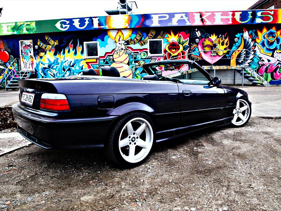 BMW E36 Cabriolet (solgt) - Location: Horsens, Det Gule Pakhus.
Foto og redigering: Mathias Have billede 11