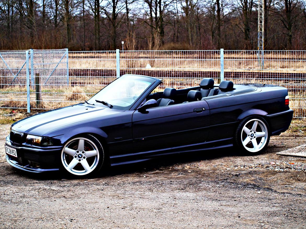 BMW E36 Cabriolet (solgt) - Location: Horsens, Det Gule Pakhus.
Foto og redigering: Mathias Have billede 12