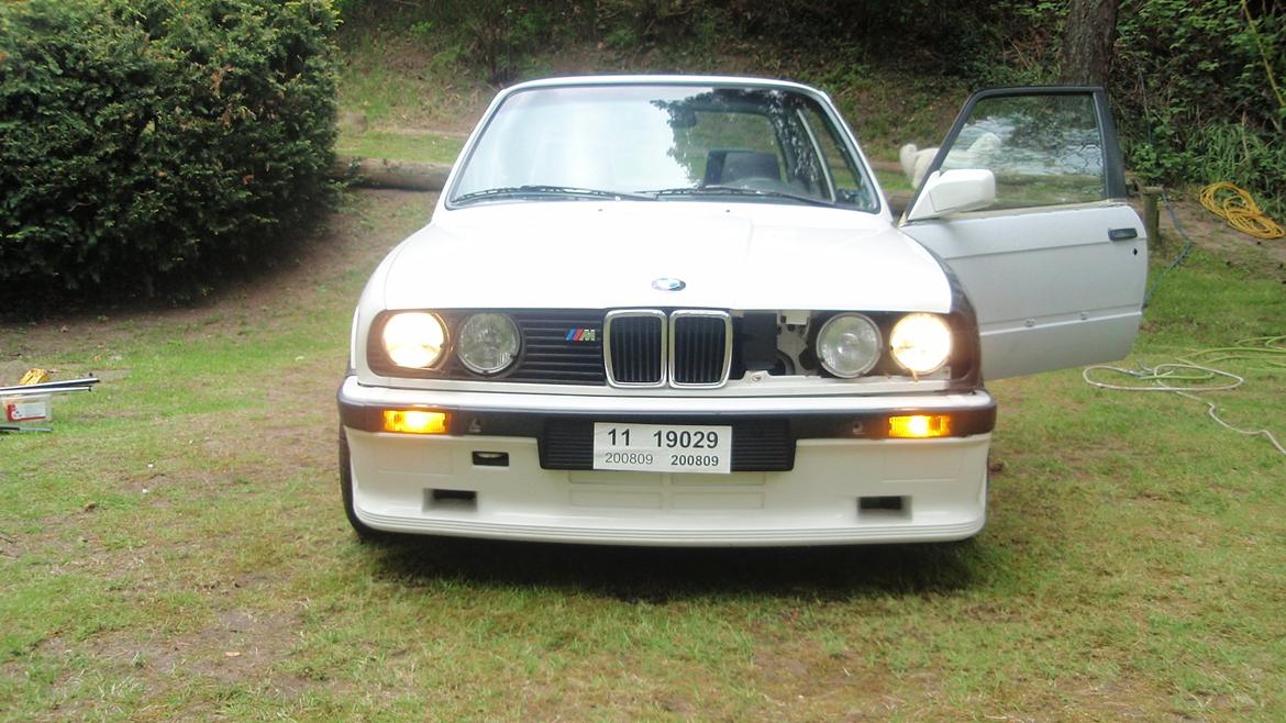 BMW 320i billede 1