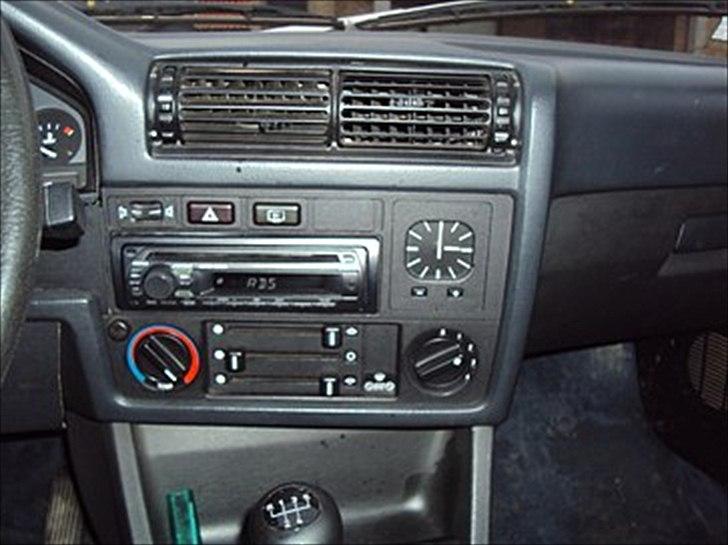 BMW E30 320i billede 2