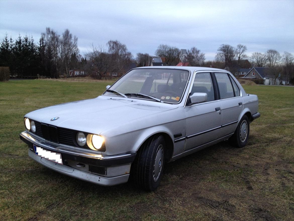 BMW E30 320i billede 8