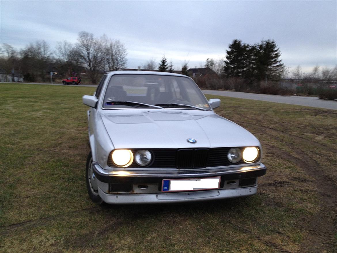 BMW E30 320i billede 9